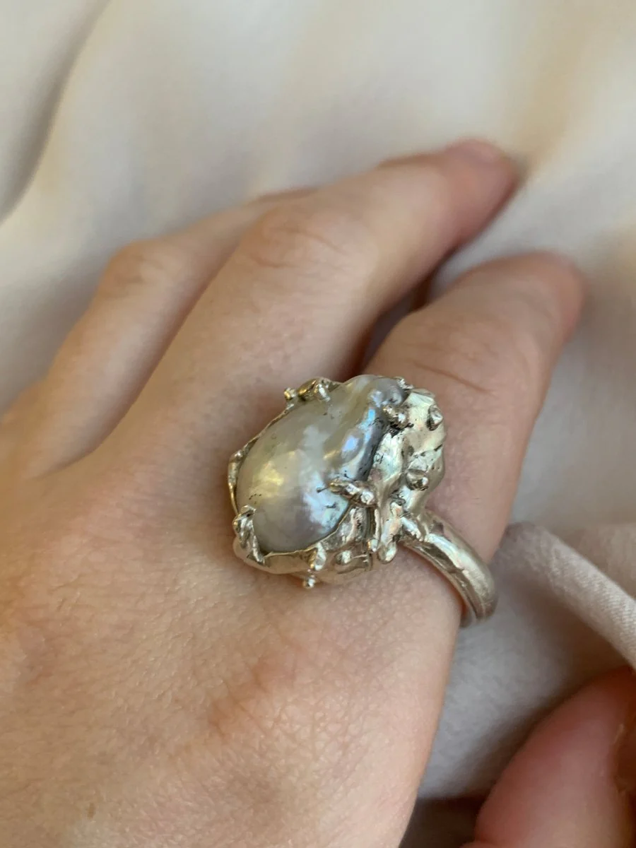 Atelier Melrai Big Juicy Pearl Ring - Image 4