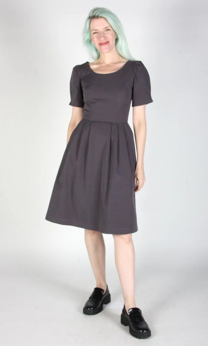 Birds of North America Crag Martin Dress - Iron (Online Exclusive) - Image 3