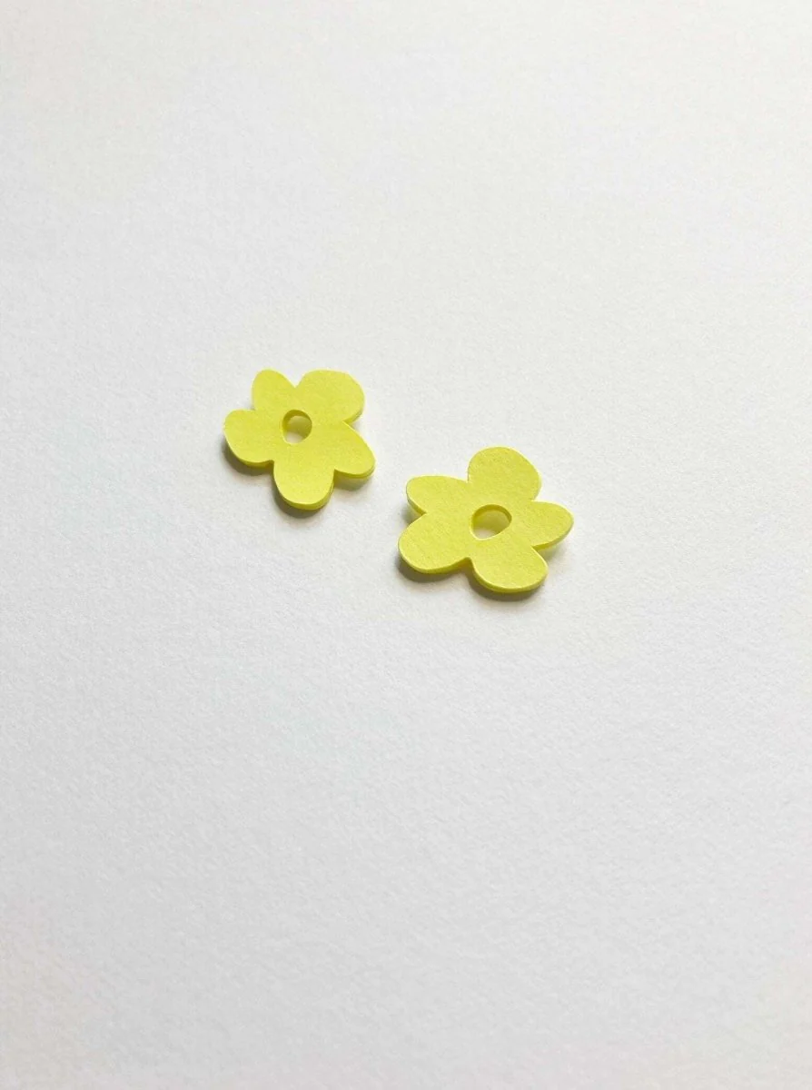 Cartouche MTL Flower Stud Earrings - Image 4