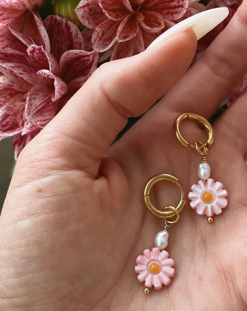 CoutuKitsch Sweet Daisy Hoops - Image 7