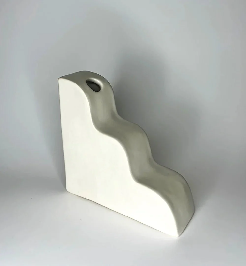 Kiki Bridges Wave Vase (White Sand) - Image 2