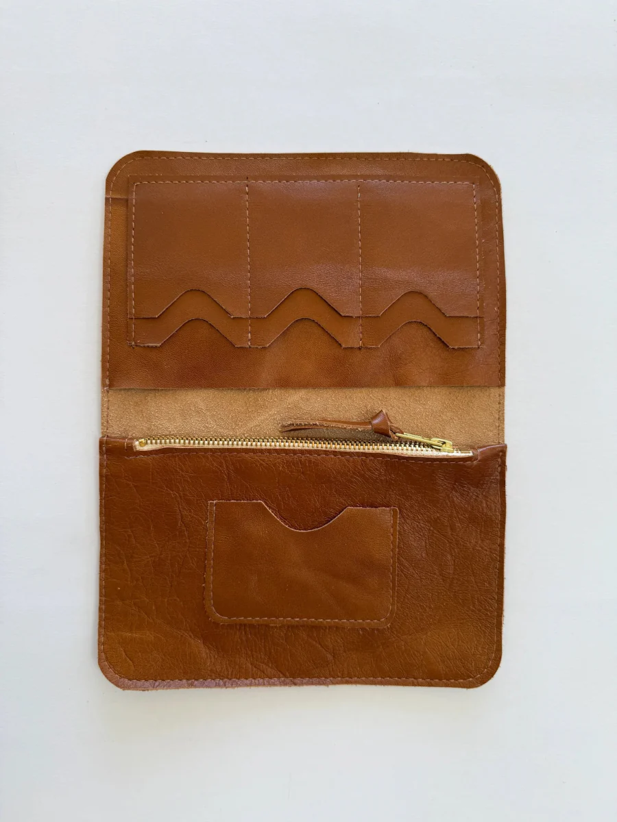 Market Canvas Ivy Leather Clutch Wallet (Various Colours) - Image 10