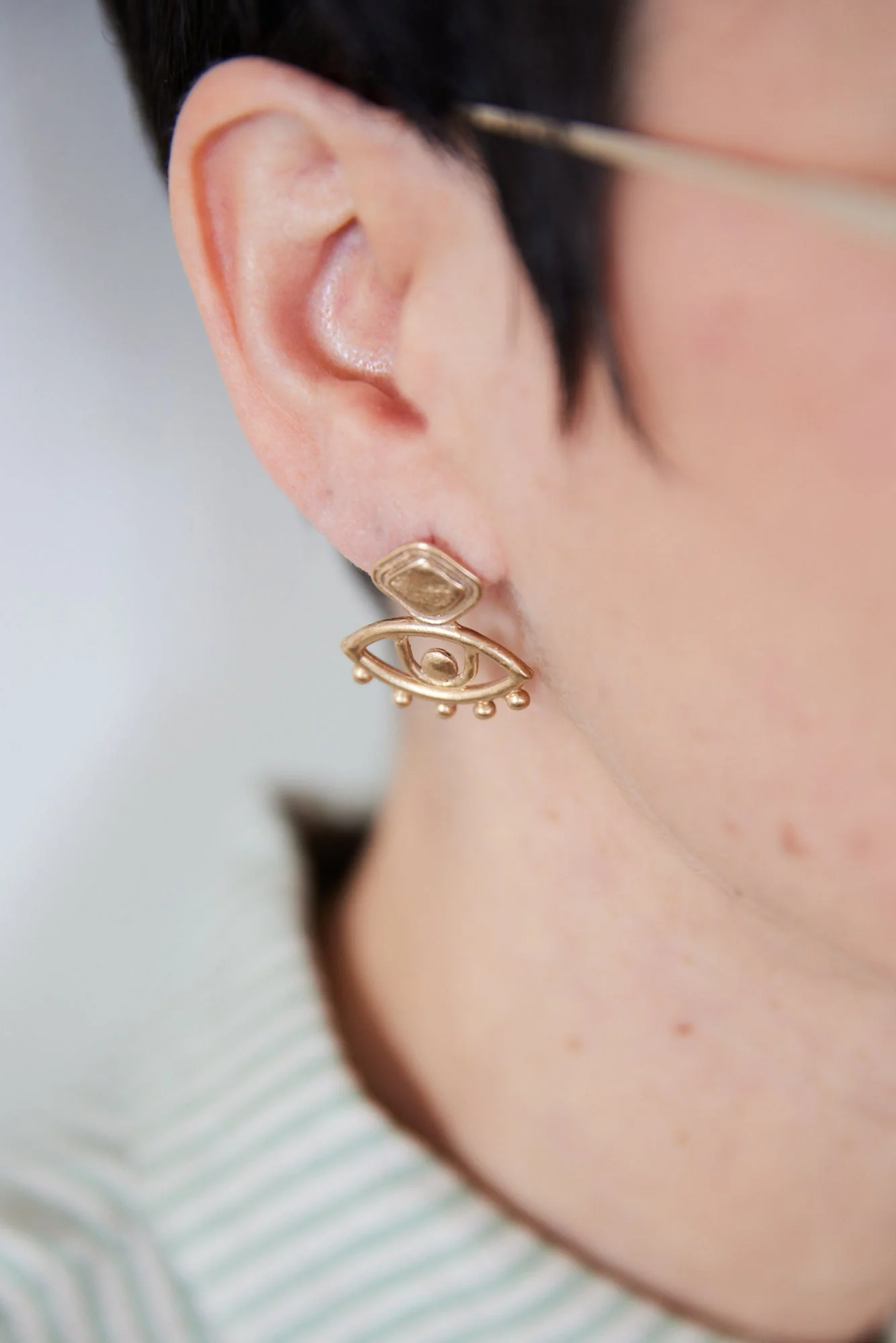 Neblina y Noche Eye Studs - Image 2