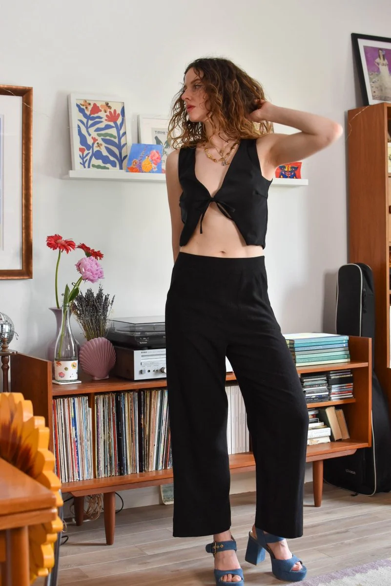 Rennie Petalo de Rosa Vest (Blazing Black) - Image 3