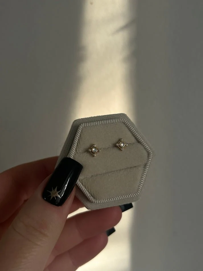 Second Aura Aurelia Studs (Gold Vermeil)