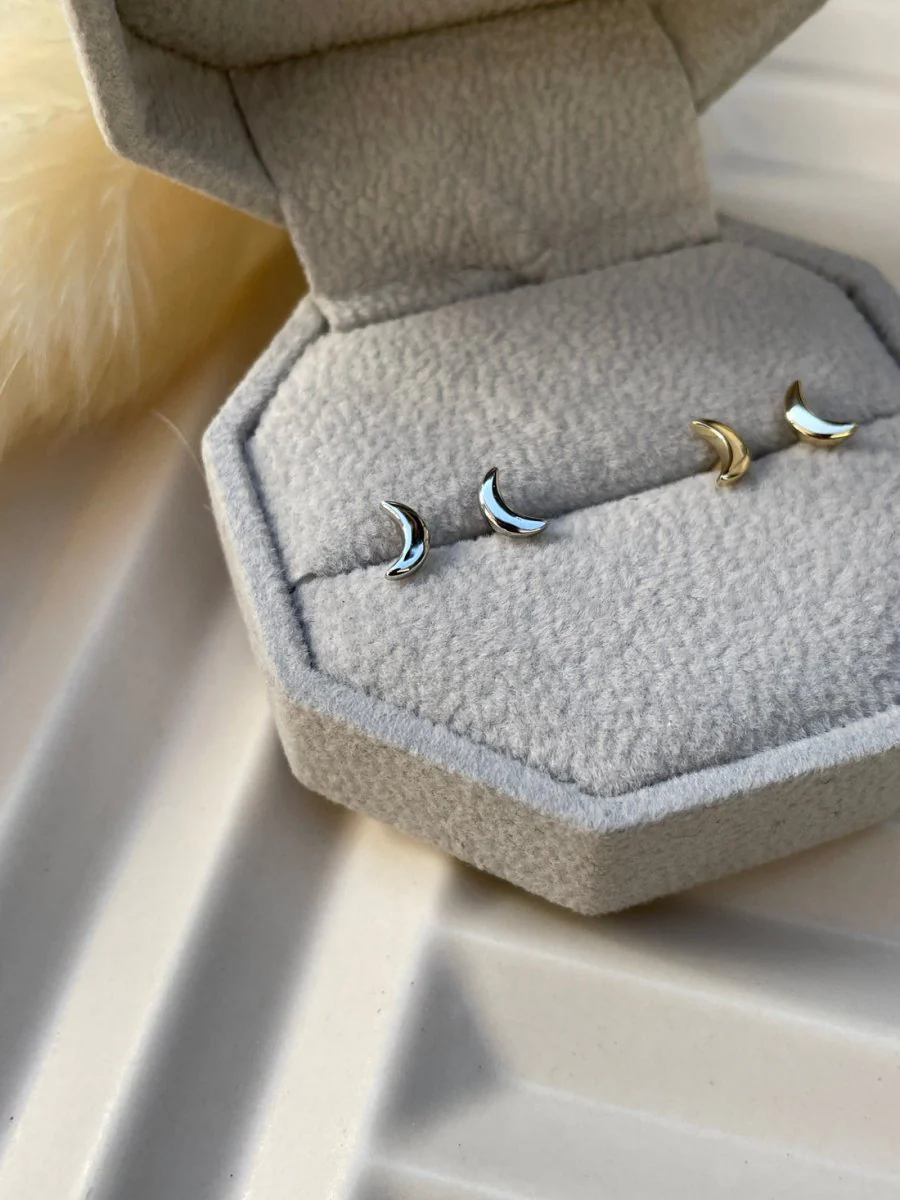 Second Aura Dainty Crescent Moon Studs (Gold or Silver) - Image 4